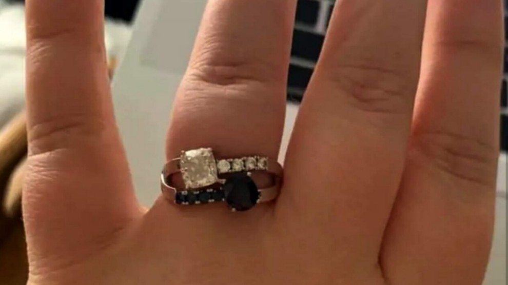 “L’anello più brutto del mondo è costato 9mila euro”: fidanzati si lasciano prima del matrimonio