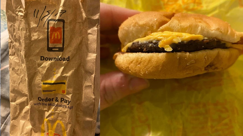 Trova un panino di McDonald’s dimenticato 5 anni fa: “Tutto intatto ma sembra pietra”