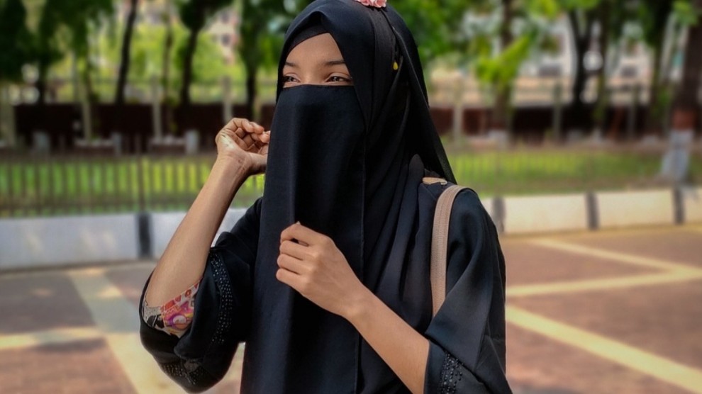 Pordenone, bimba a scuola con il niqab a 10 anni: la maestra le fa scoprire  il volto ma scoppia la polemica - BreveNews.Com